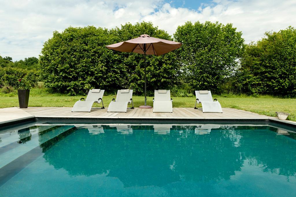 ชาโต ลา มอท ดู แบร์รี Bed & Breakfast Moulon-sur-Dordogne ภายนอก รูปภาพ