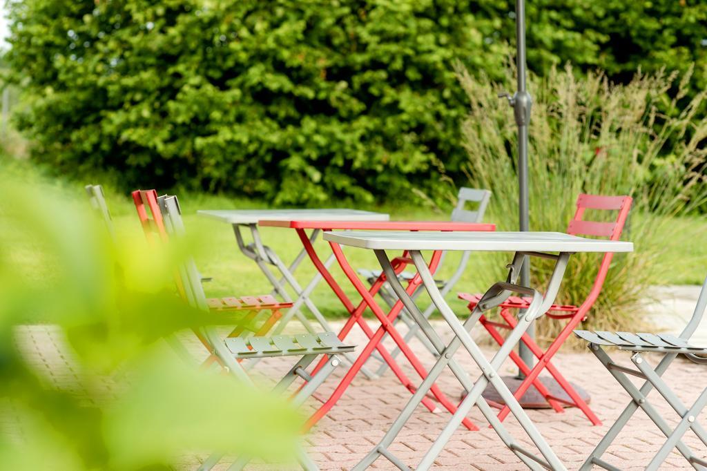 ชาโต ลา มอท ดู แบร์รี Bed & Breakfast Moulon-sur-Dordogne ภายนอก รูปภาพ