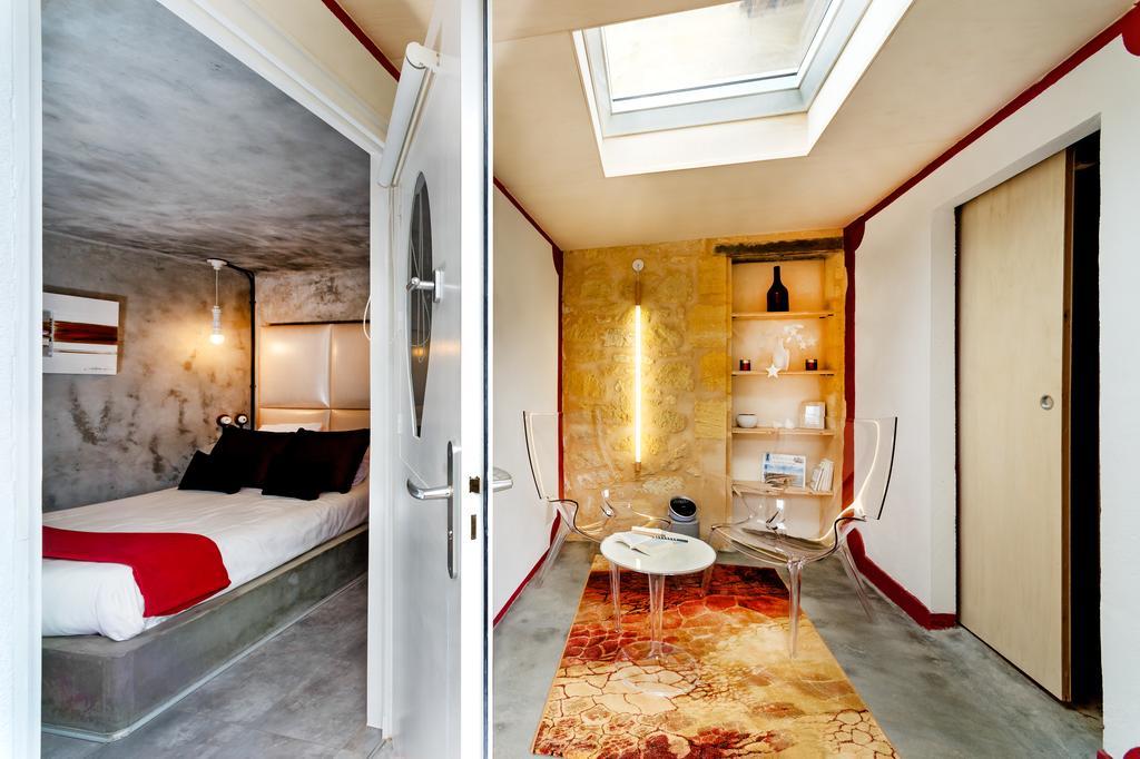 ชาโต ลา มอท ดู แบร์รี Bed & Breakfast Moulon-sur-Dordogne ภายนอก รูปภาพ