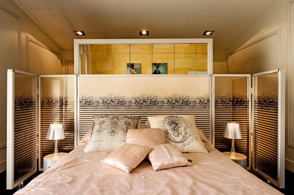 ชาโต ลา มอท ดู แบร์รี Bed & Breakfast Moulon-sur-Dordogne ภายนอก รูปภาพ