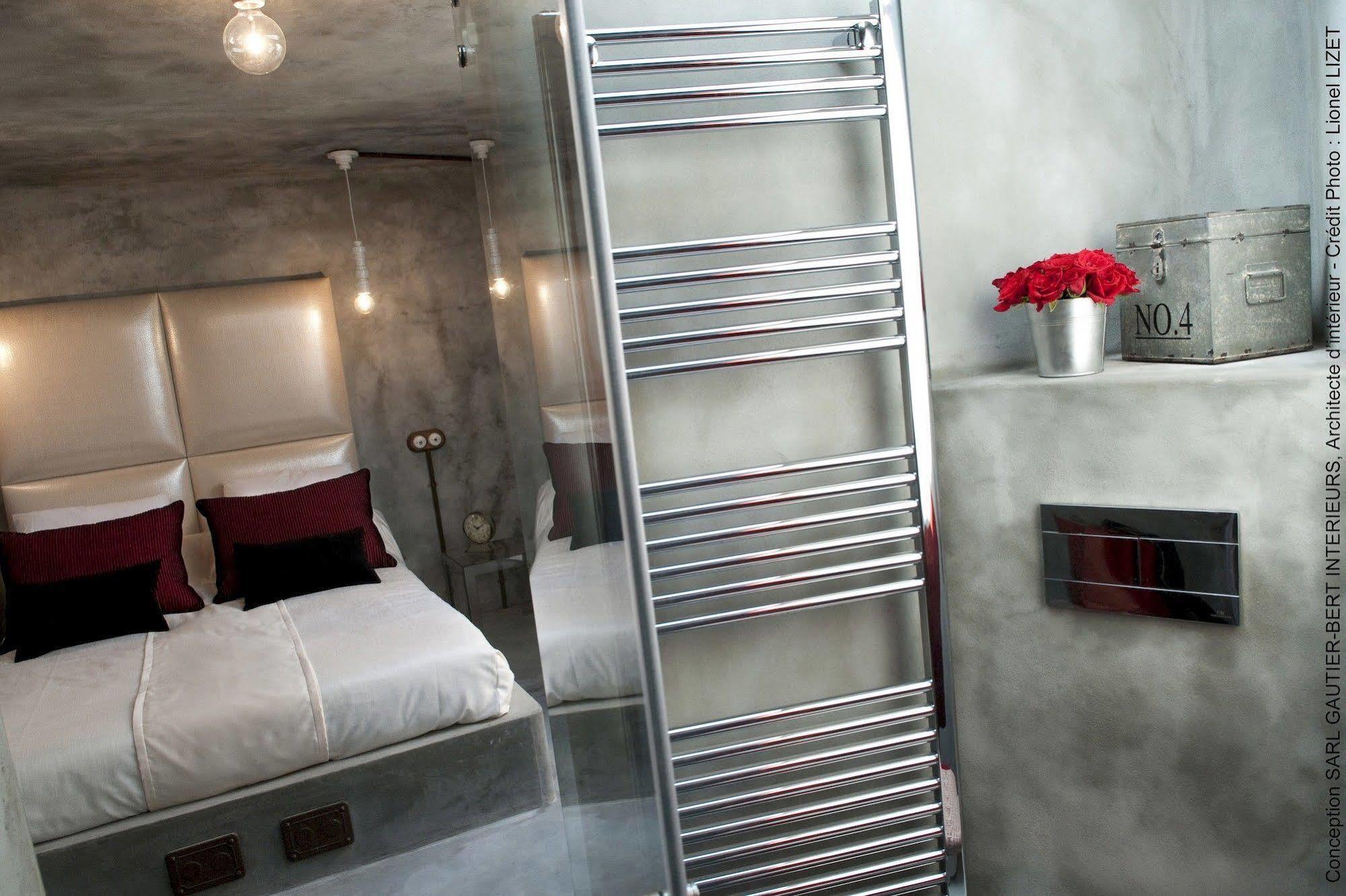 ชาโต ลา มอท ดู แบร์รี Bed & Breakfast Moulon-sur-Dordogne ภายนอก รูปภาพ