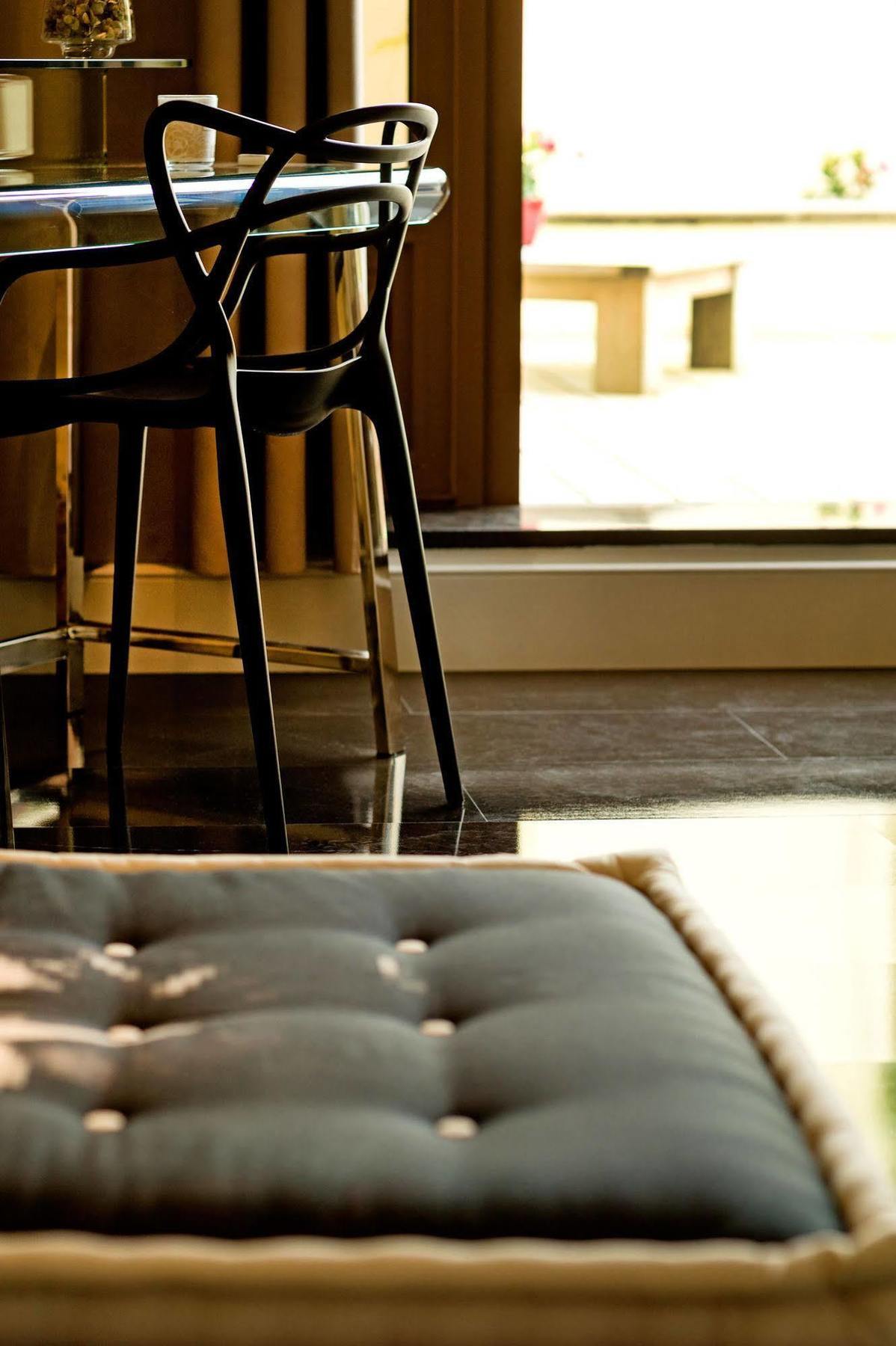 ชาโต ลา มอท ดู แบร์รี Bed & Breakfast Moulon-sur-Dordogne ภายนอก รูปภาพ